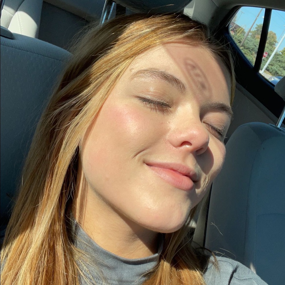 Meet your Posher, Abbey